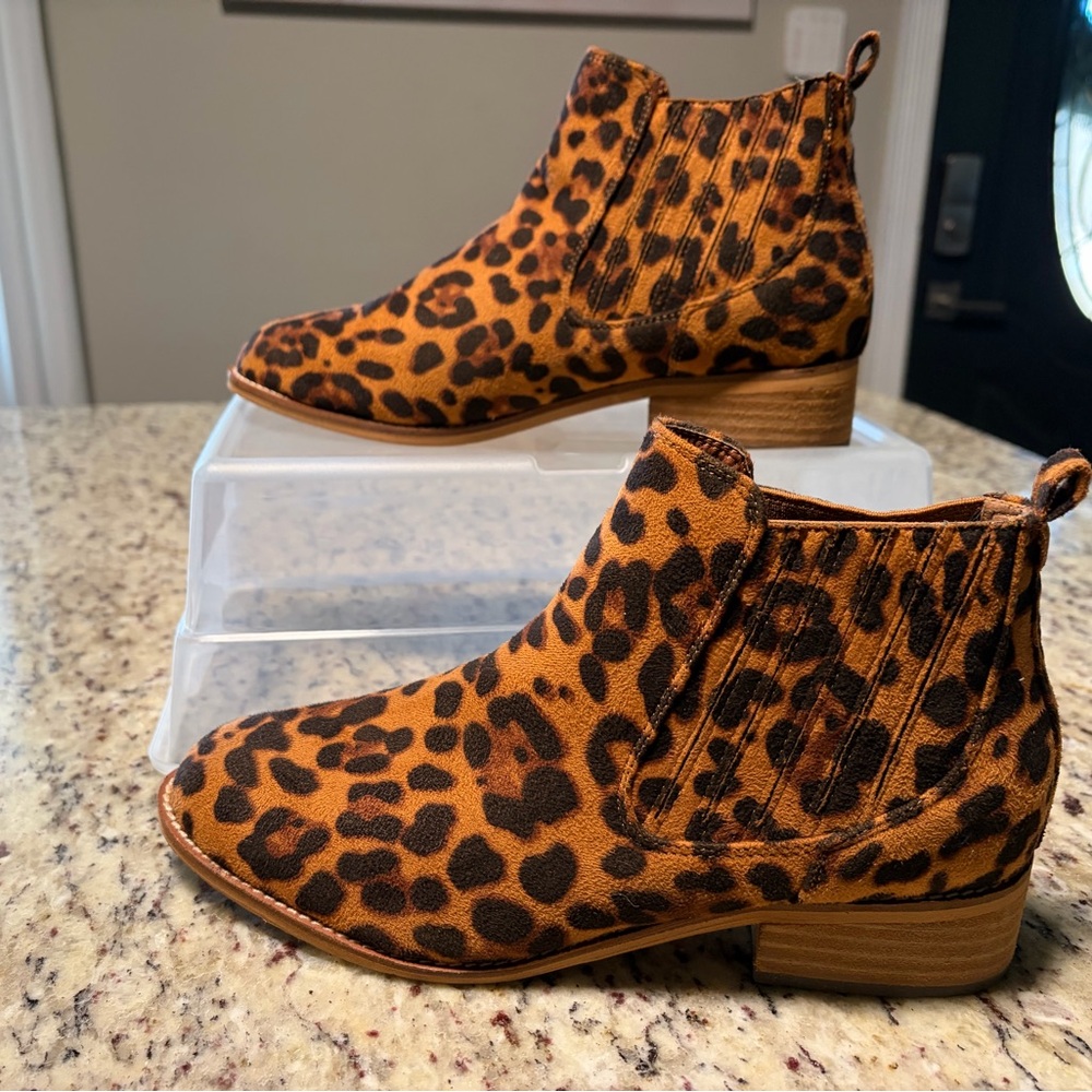 Stylish Leopard Print Ankle Booties